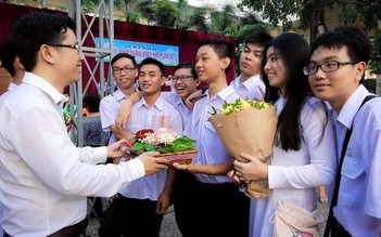 Phải làm gì khi trường học bị ‘cái ảo’ xâm lấn?