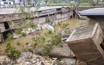 Đà Nẵng sau trận mưa lũ lịch sử: Nhiều nơi sạt lở nghiêm trọng