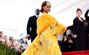 Rihanna 'cướp' thảm đỏ Met Gala