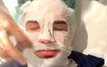 'Vịt con' Pato gây sốc với màn đắp mặt nạ chăm sóc da