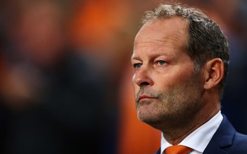 HLV Blind bị sa thải sau khi Hà Lan thua Bulgaria