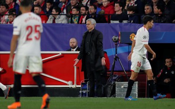 Mourinho chỉ trích đội ngũ y tế, từ chối nói về Pogba
