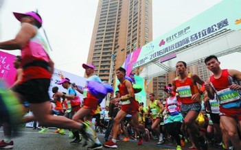 Cuộc thi marathon Trung Quốc 'méo mặt' vì hàng ngàn VĐV ăn nhầm... xà phòng