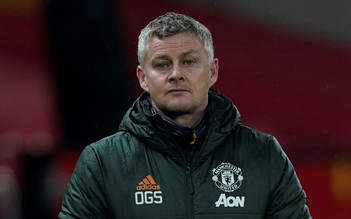 Thua sốc Sheffield United, HLV Solskjaer nổi đóa với hàng thủ kém cỏi của M.U