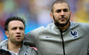 Benzema hầu toà, đối mặt án tù nặng vụ tống tiền đồng đội