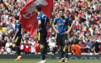 Tân HLV Erik ten Hag ‘không có ý kiến’ về thất bại của M.U trước Arsenal