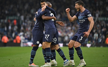 Man City duy trì ngôi đầu khi đẩy Leeds đối diện với nguy cơ rớt hạng