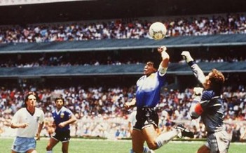 Quả bóng 'Bàn tay của Chúa' của Maradona tại World Cup được bán gần 60 tỉ đồng