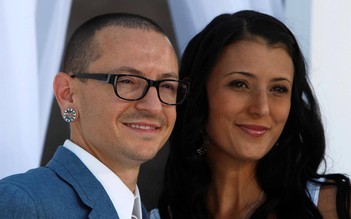 Vợ thủ lĩnh Linkin Park lần đầu lên tiếng sau cái chết của chồng