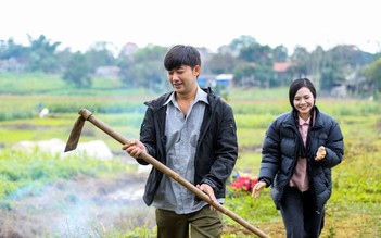 Bảo 'Ngậu' của 'Người phán xử' vác cuốc đóng MV