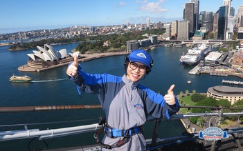 Sợ độ cao, Hồng Mơ vẫn leo cầu cảng Sydney để ngắm nước Úc