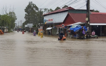 Phú Quốc mưa suốt đêm, nhiều nơi lại bị ngập nặng