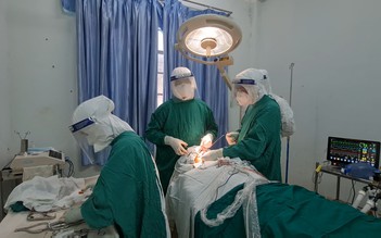 Phẫu thuật cho bệnh nhân tại khu cách ly phòng dịch Covid-19