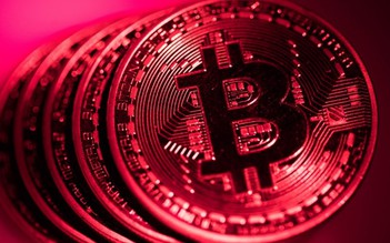 Giá Bitcoin lao dốc