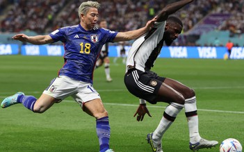 Hậu vệ tuyển Đức bị chỉ trích vì hành động thiếu tôn trọng cầu thủ Nhật Bản