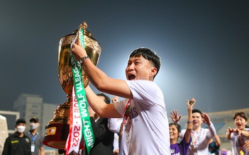 Đoạt cú đúp danh hiệu, tại sao CLB Hà Nội vẫn chia tay HLV trưởng?