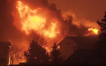 Hỏa hoạn thiêu hủy gần 1.000 ngôi nhà
