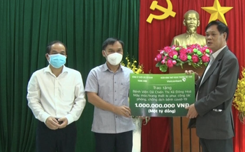 Phú Yên: Đảng ủy Khối các cơ quan T.Ư hỗ trợ thiết bị y tế phòng chống dịch