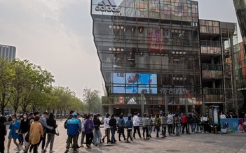 Covid- 19 'quét' 95% lợi nhuận quý 1 của Adidas