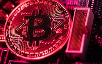 Đâu là lý do khiến giá Bitcoin trượt không phanh?