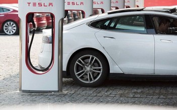 Nội bộ Tesla bất đồng sâu sắc