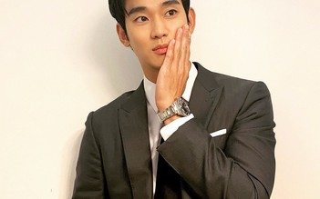 Kim Soo Hyun vẫn đẹp ngây ngất khi diện trang phục giản dị ngoài đời thường