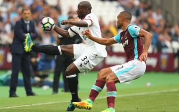 West Ham - Southampton: 'Búa' cũng phải nể 'Thánh'