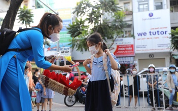 Trường học trăm tuổi ở TP.HCM vào học lúc 7 giờ 30 từ nhiều năm nay