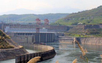 Mực nước sông Mê Kông xuống thấp đáng quan ngại vì Trung Quốc giữ nước cho đập