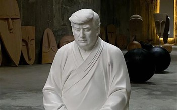 Tượng ông Trump ngồi thiền 'làm mưa làm gió' trên Taobao
