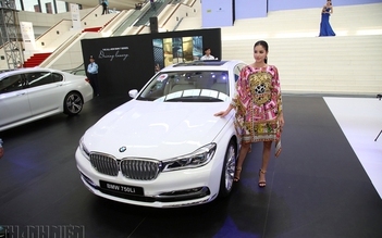 Quyết đấu S-Class, BMW mang 750Li công nghệ 'đỉnh' về Việt Nam
