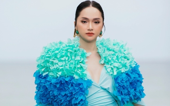 Hương Giang và dàn mẫu nhí catwalk trên hồ bơi vô cực