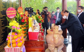 Chủ tịch nước dự lễ khánh thành Nhà bia ghi danh liệt sĩ ở Quảng Nam