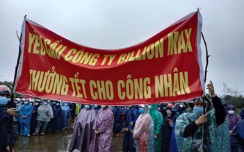 Thừa Thiên-Huế: Cả nghìn công nhân tập trung đòi được đảm bảo quyền lợi khi thưởng tết