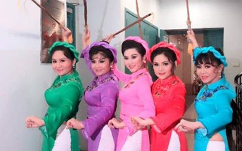 5 chị em gia tộc Bầu Thắng - Minh Tơ - Thanh Tòng hát chung tiết mục