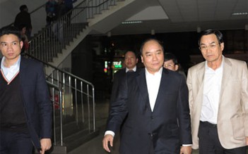 Phó thủ tướng Nguyễn Xuân Phúc đến bệnh viện thăm ông Nguyễn Bá Thanh