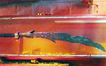 Cổ vật xứ Đông - Hơn 500 năm chìm nổi của thanh long đao vua Mạc Đăng Dung