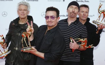 Ban nhạc U2 vẫn diễn tại Paris