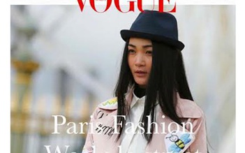 Người mẫu Thùy Trang trình diễn tại Paris Fashion Week
