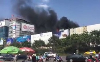 Cháy ở công trình xây dựng gần sân bay Tân Sơn Nhất