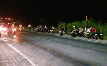 Cả trăm 'quái xế' chuyên tổ chức đua xe giữa khuya trên tuyến đường Xuyên Á