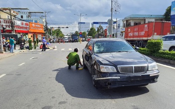 Xe ô tô của nữ tài xế tông xe máy, một phụ nữ tử vong tại chỗ