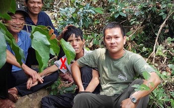 Vụ bắt nghi phạm giết người tình, trốn vào rừng: Đề nghị khen thưởng 4 công dân