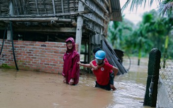 Mưa lũ ở Bình Định: Hơn 1.200 nhà bị ngập, 1 người bị nước cuốn trôi