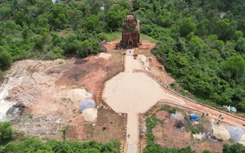 Dự án tu bổ tháp Bánh Ít ở Bình Định: Biết thi công sai vẫn cho làm?