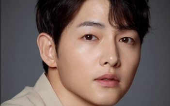 Song Joong Ki dừng công việc, cách ly vì Covid-19 giữa scandal xây nhà gây tai nạn