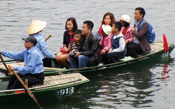 Xử nghiêm đưa rước khách không phép ở ngã ba sông Nhà Bè - Lòng Tàu