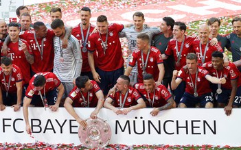 Bayern Munich đại bại trên sân nhà, tiệc chia tay Bundesliga kém vui của HLV Heynckes