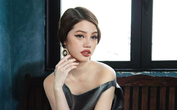 Chân dung của một phụ nữ - "Potrait of a lady"