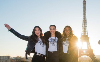 Dàn thiên thần Victoria’s Secret tạo dáng trước tháp Eiffel